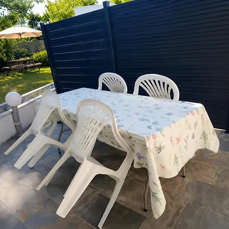 Сasa de vacaciones Maison Cosy Avec Terrasse • Proche Nantes